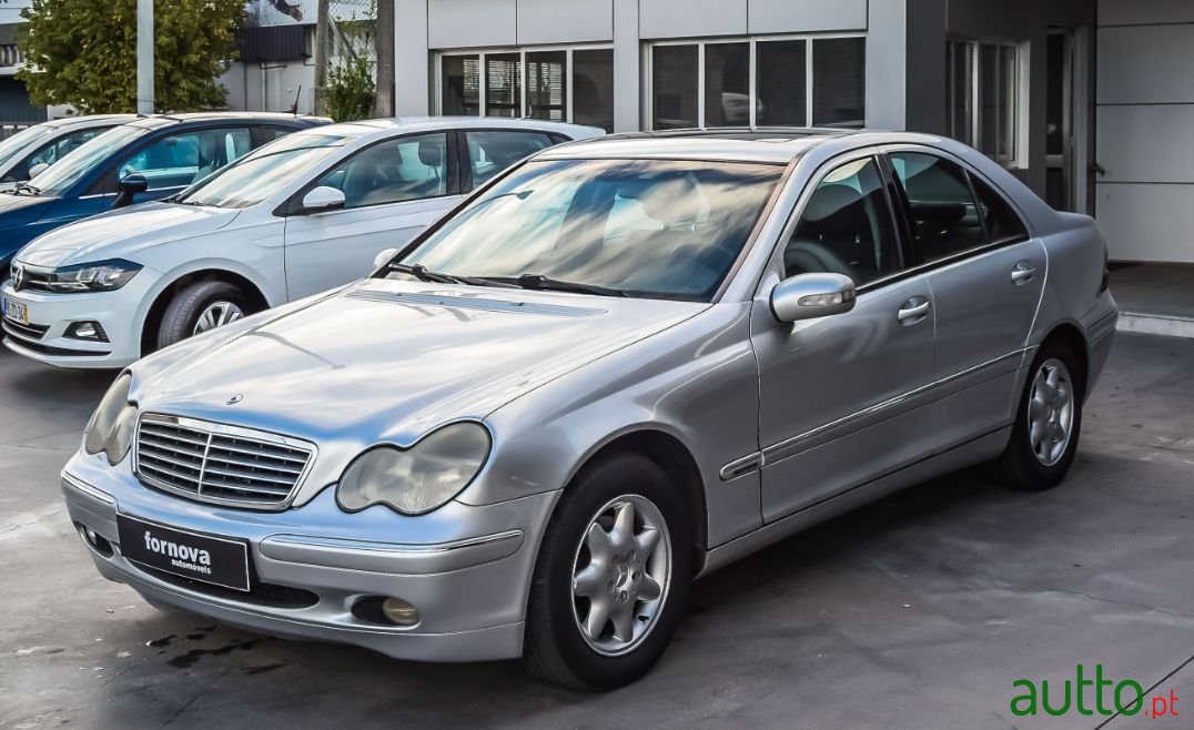 2001' Mercedes-Benz C-200 photo #1