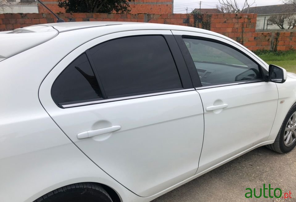 2010' Mitsubishi Lancer Sportback photo #4