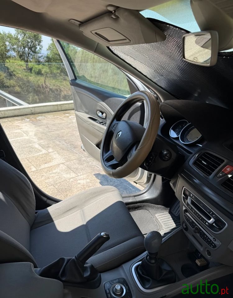 2010' Renault Megane 1.5 Dci Dynamique photo #5