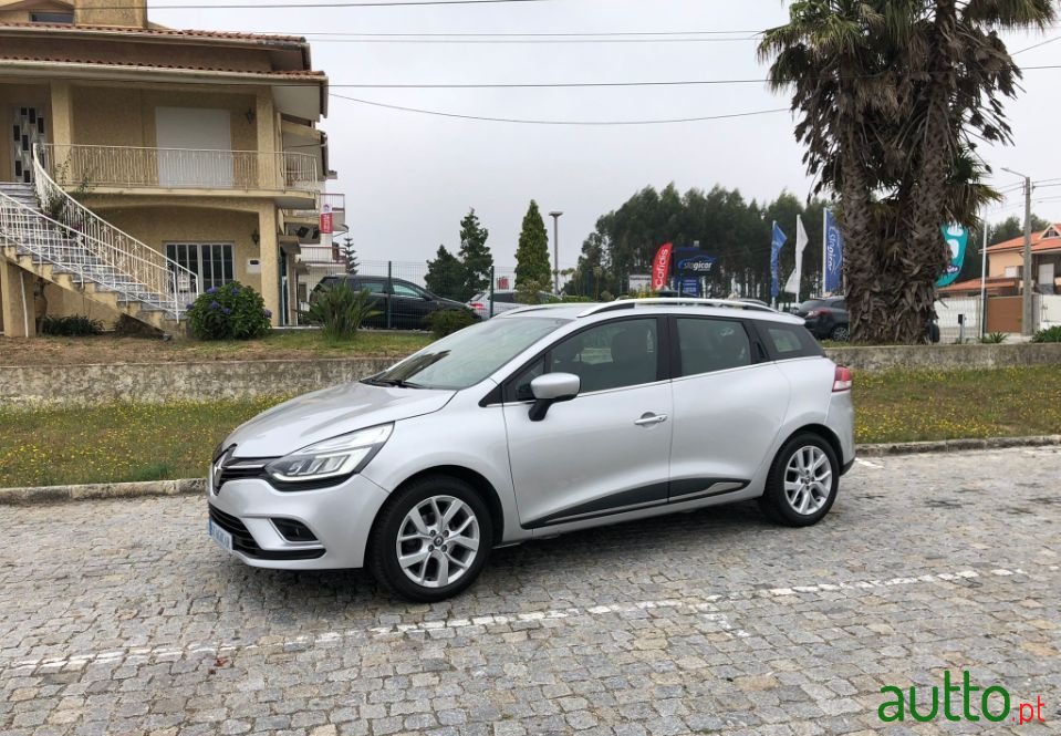 2017' Renault Clio Sport Tourer photo #1