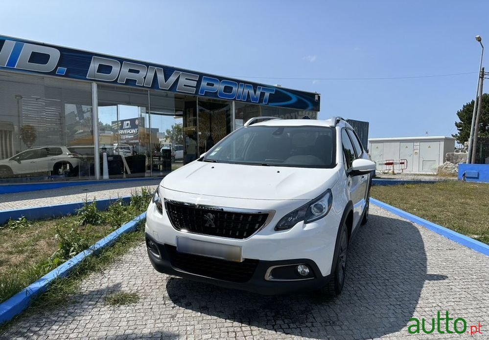 2019' Peugeot 2008 photo #2