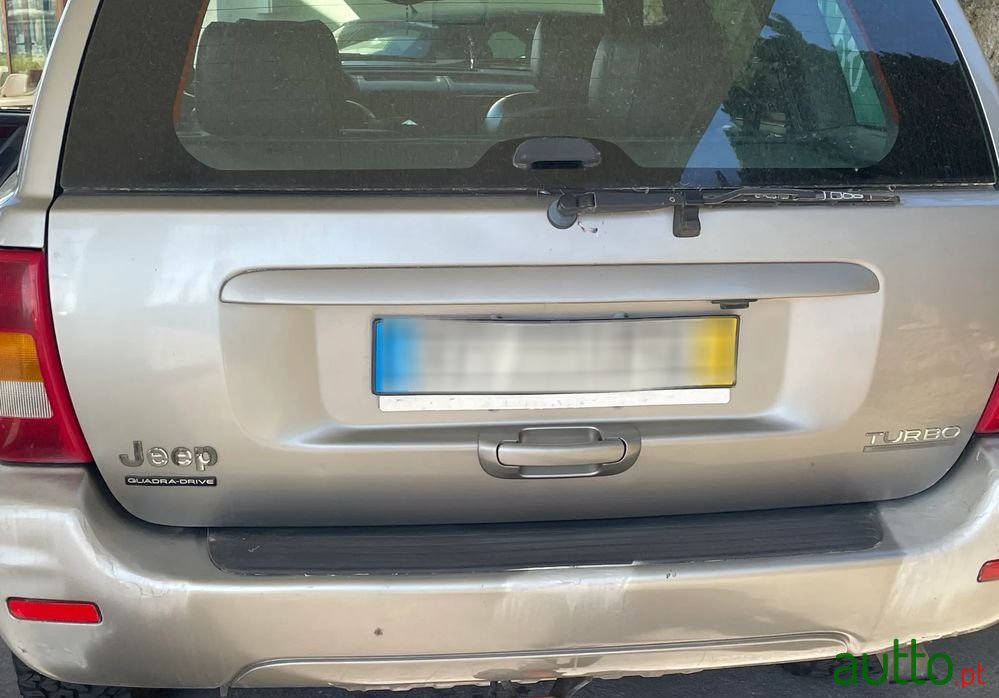 2000' Jeep Cherokee photo #2