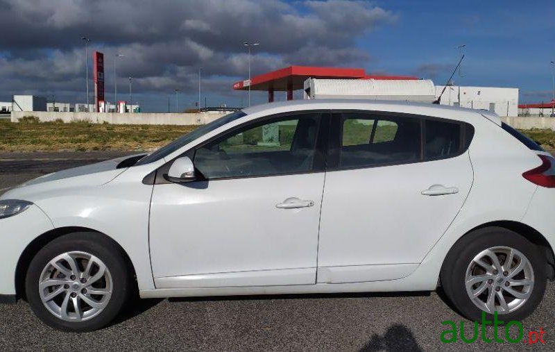 2012' Renault Megane photo #1