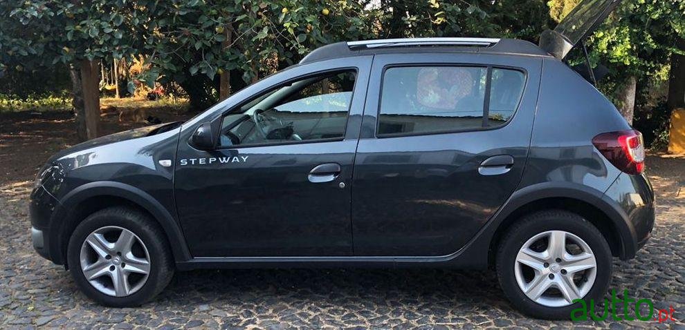 2016' Dacia Sandero Stepway photo #1