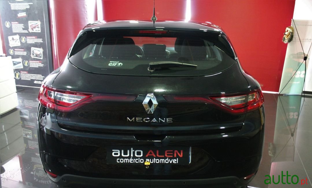 2015' Renault Megane photo #4