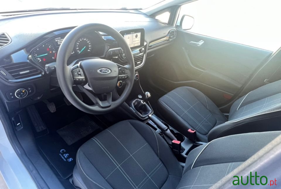 2018' Ford Fiesta photo #2