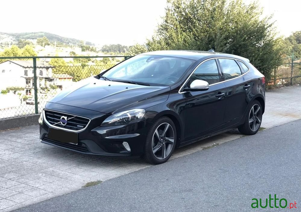 2013' Volvo V40 photo #1