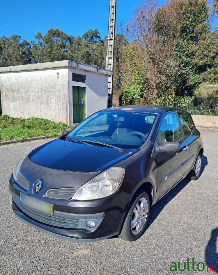 2007' Renault Clio 1.5 Dci Dynamique photo #1