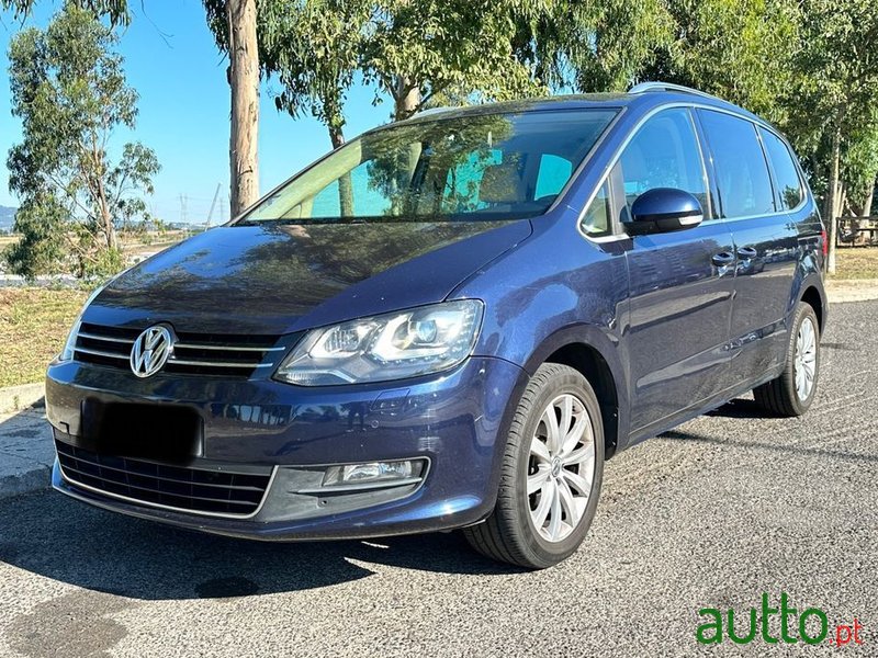 2012' Volkswagen Sharan photo #3