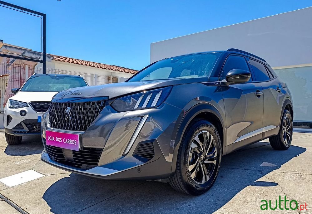 2023' Peugeot 2008 photo #3