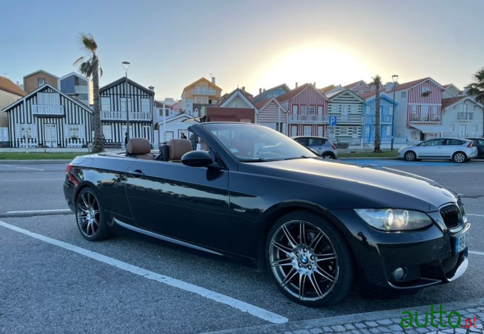 2008' BMW 325 photo #1