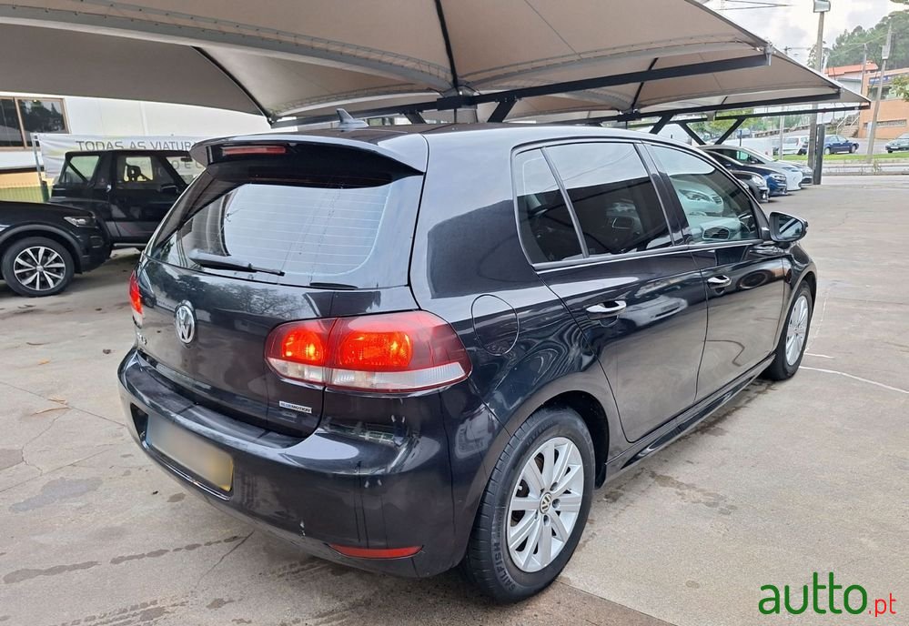2011' Volkswagen Golf photo #6