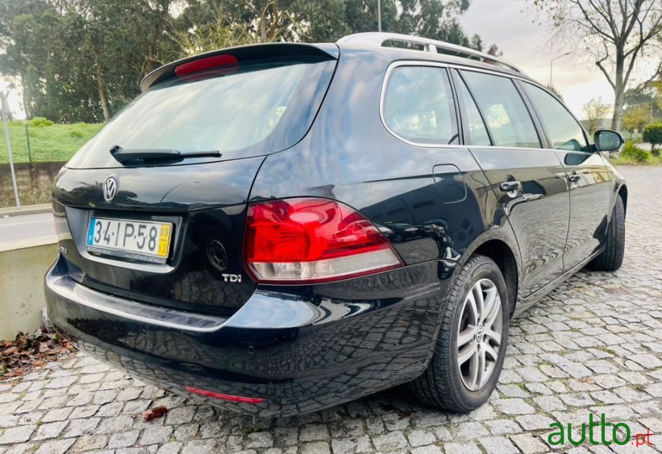 2009' Volkswagen Golf Variant photo #3