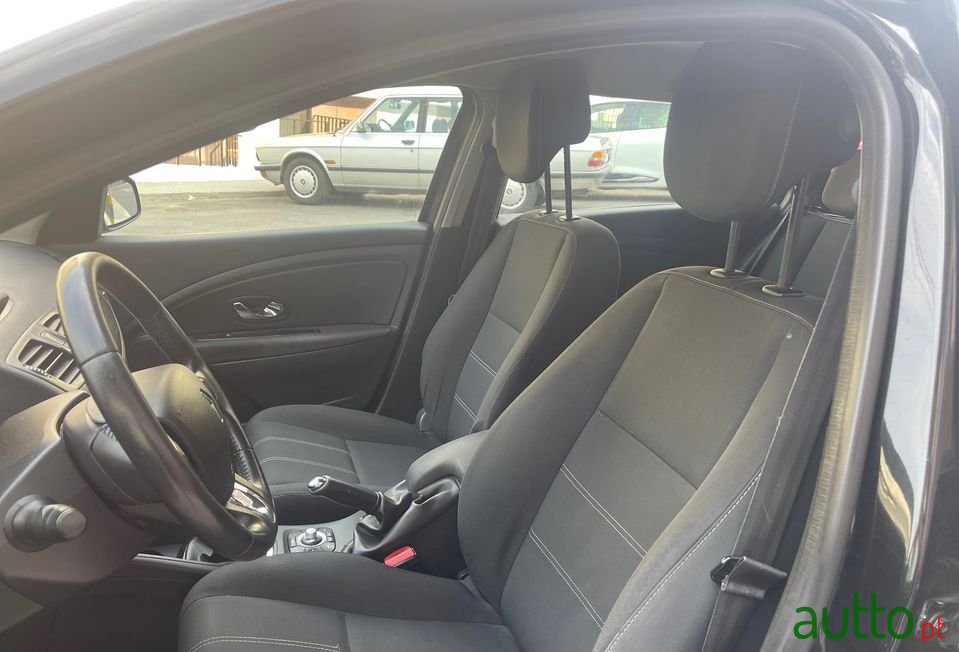 2014' Renault Megane Sport Tourer photo #6