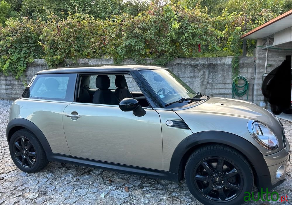 2009' MINI Cooper D photo #4