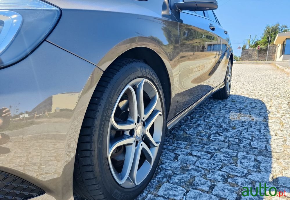 2013' Mercedes-Benz Classe A photo #6