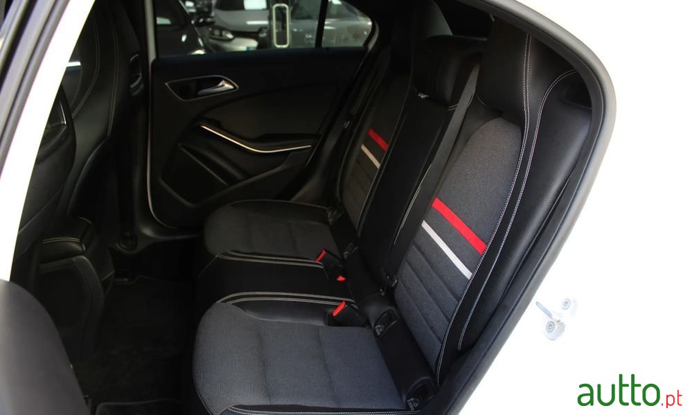 2014' Mercedes-Benz A 180 photo #6