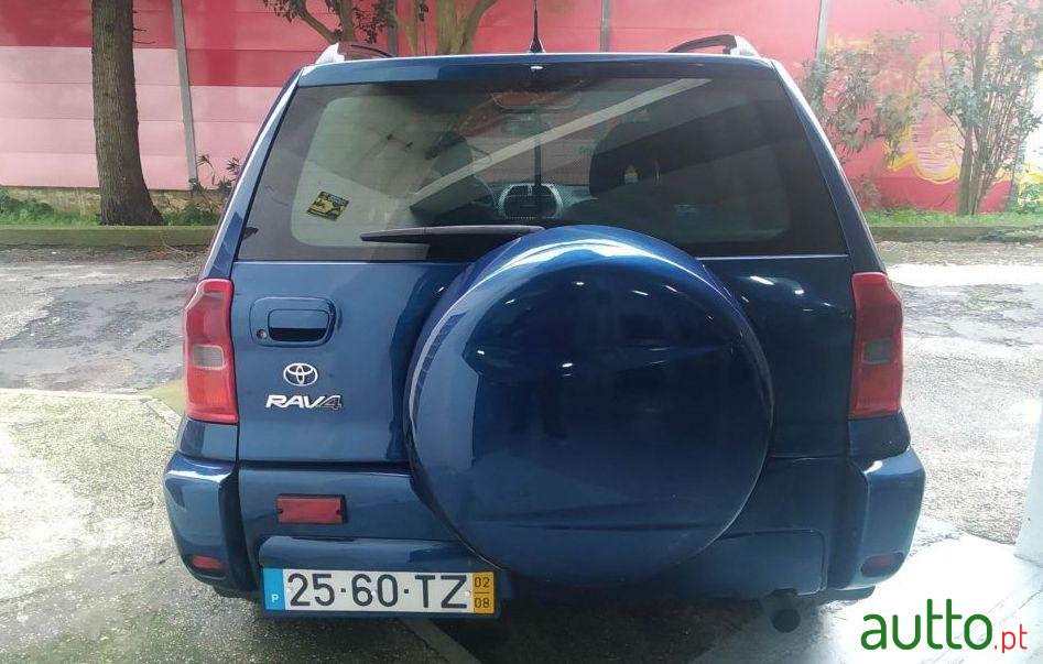 2002' Toyota RAV4 D-4D 4X4 photo #3