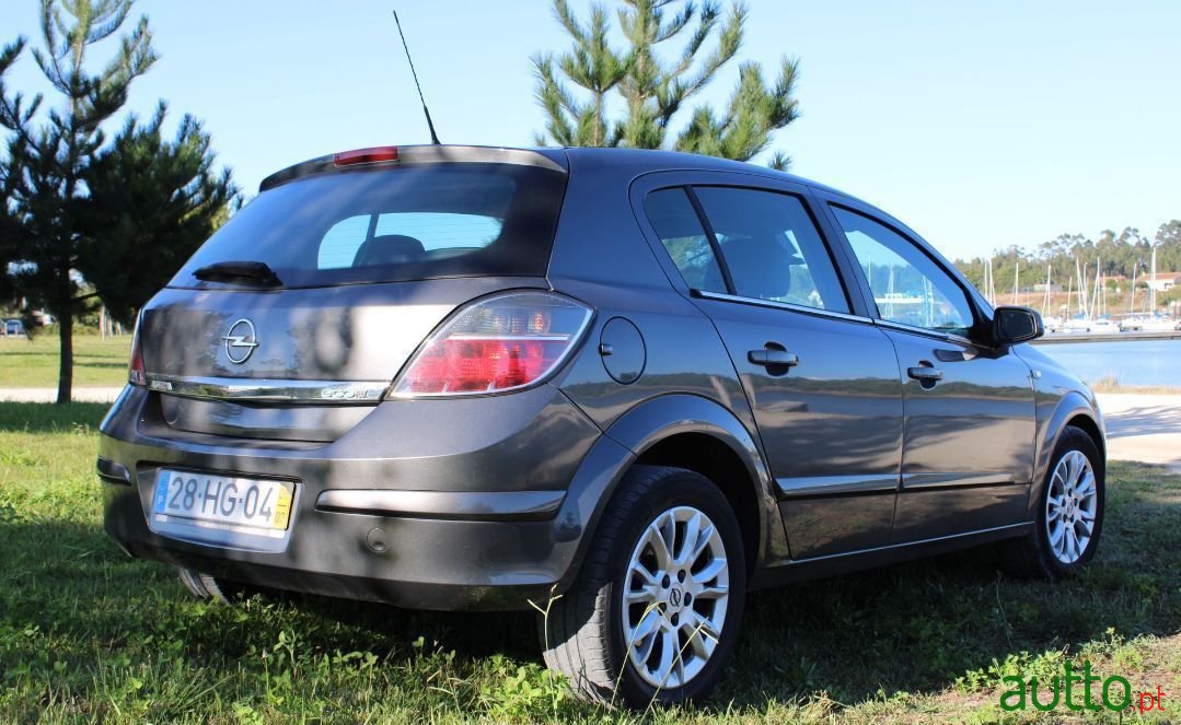 2009' Opel Astra photo #5