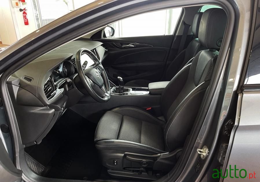 2020' Opel Insignia Grand Sport photo #6