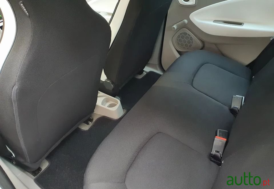 2015' Renault Zoe photo #5