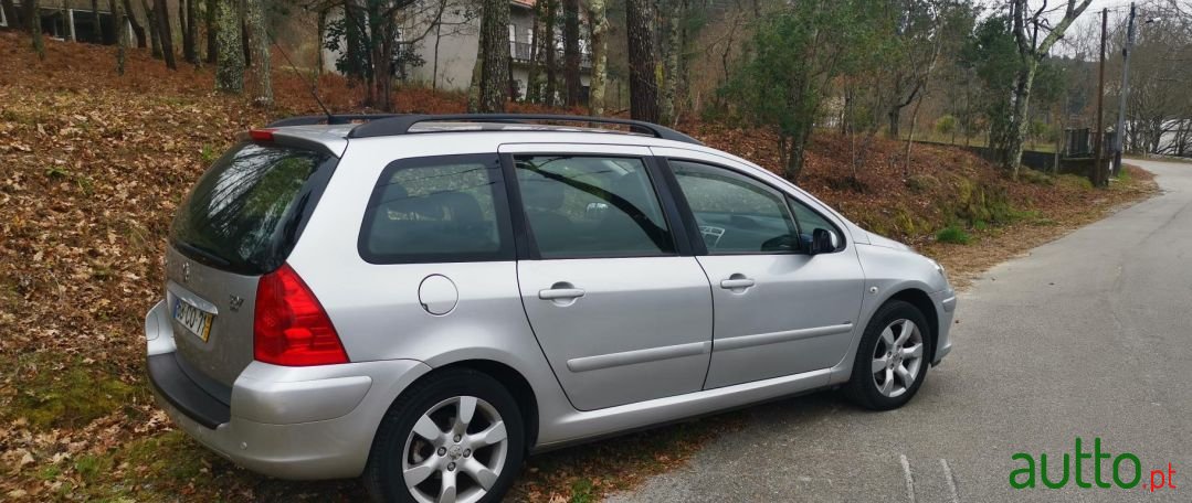 2006' Peugeot 307 Break photo #3