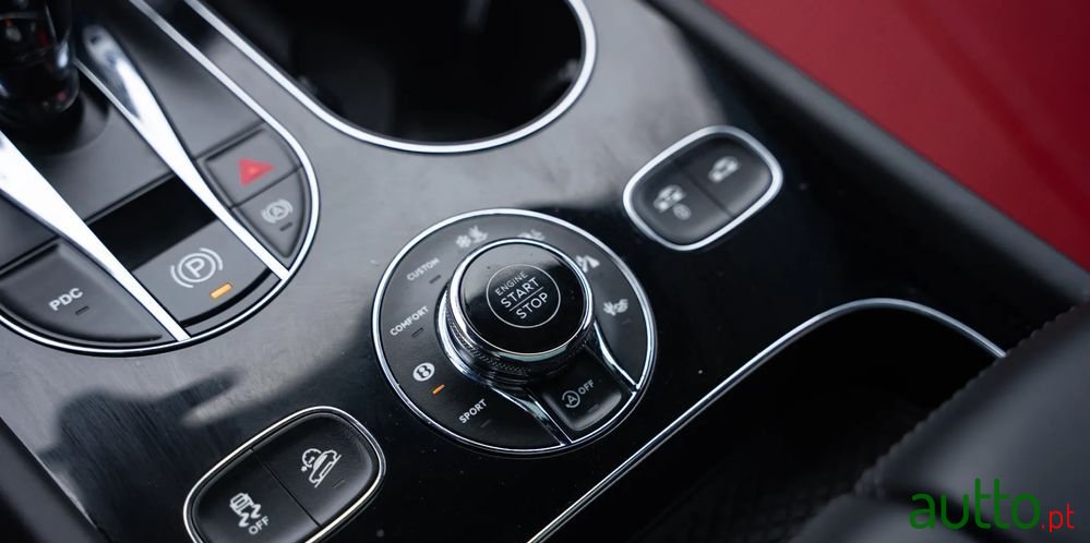 2017' Bentley Bentayga V8 photo #4