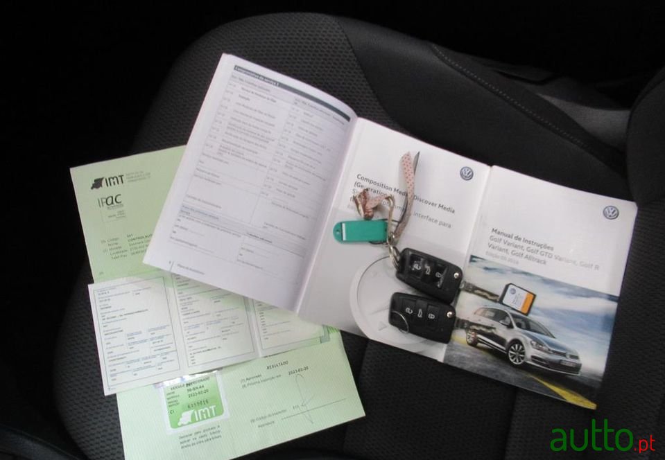 2017' Volkswagen Golf photo #5