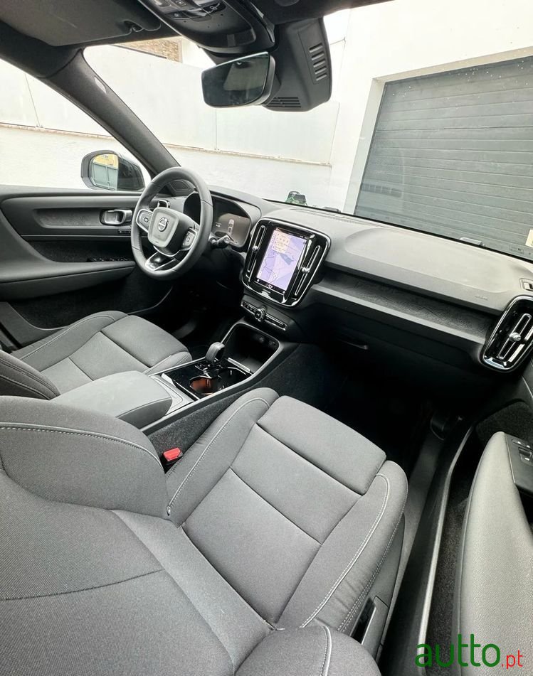 2023' Volvo Xc 40 photo #6