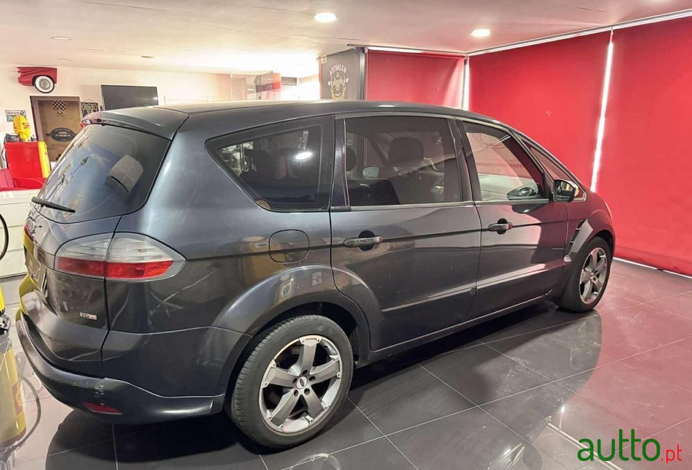 2009' Ford S-Max photo #5