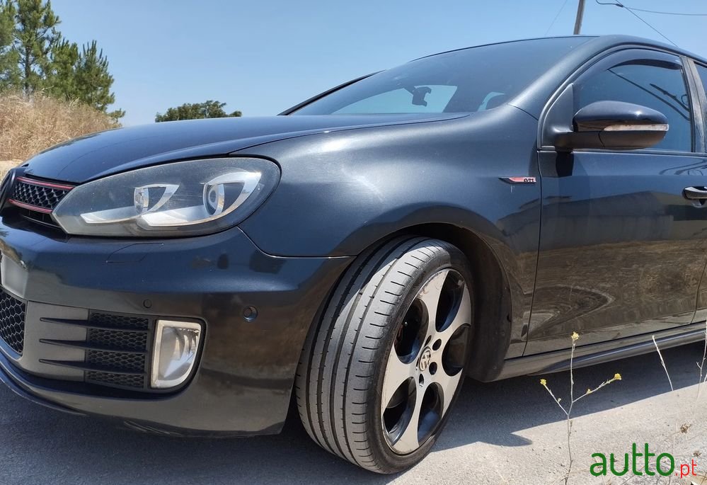 2010' Volkswagen Golf 2.0 Tsi Gti photo #3