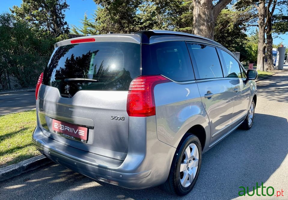 2014' Peugeot 5008 photo #4
