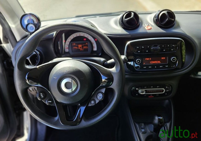 2021' Smart Fortwo Eq Passion photo #6