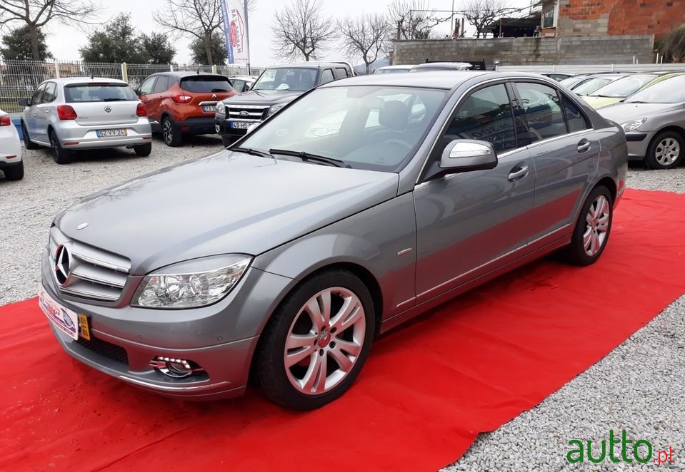 2009' Mercedes-Benz C-200 photo #3