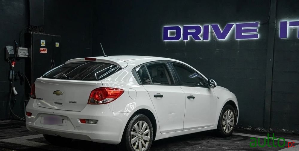 2012' Chevrolet Cruze photo #5