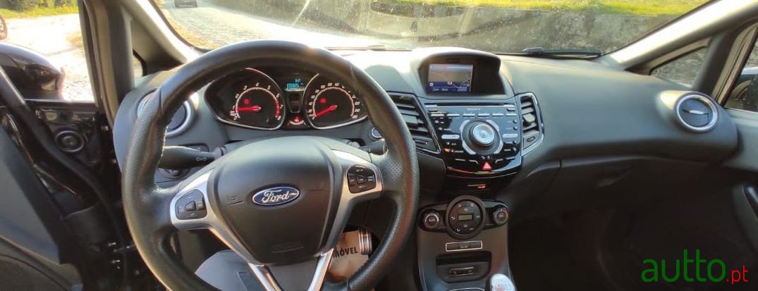 2014' Ford Fiesta photo #1