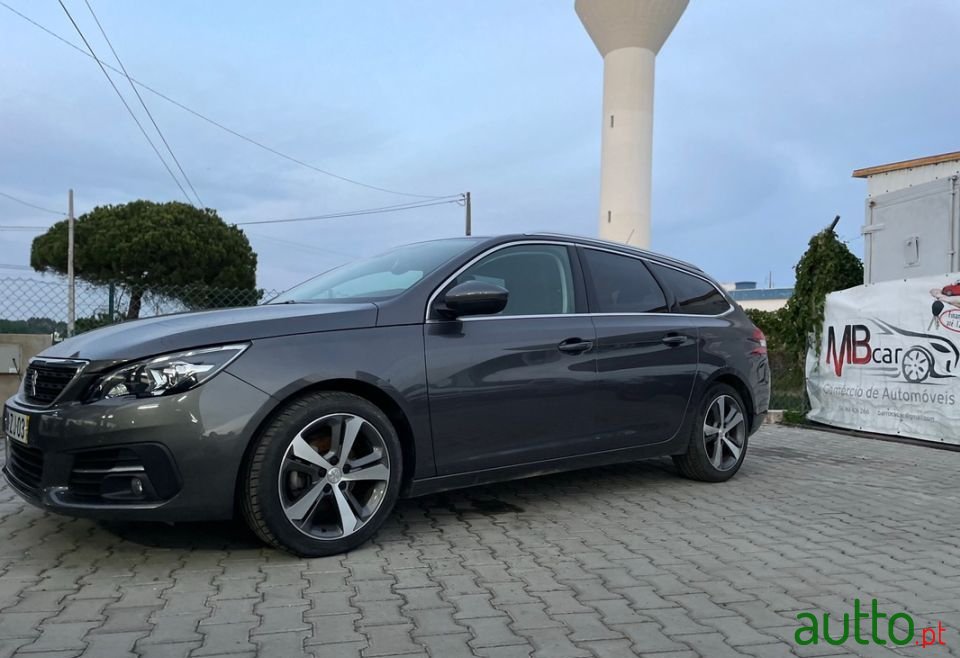 2019' Peugeot 308 photo #1