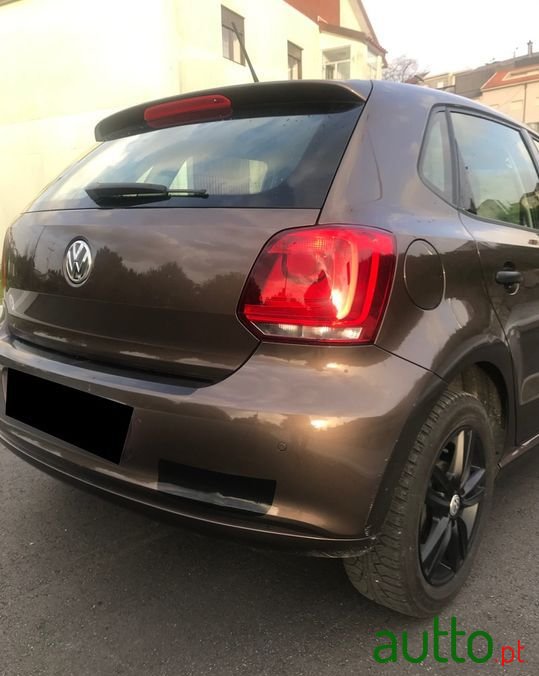 2014' Volkswagen Polo photo #2
