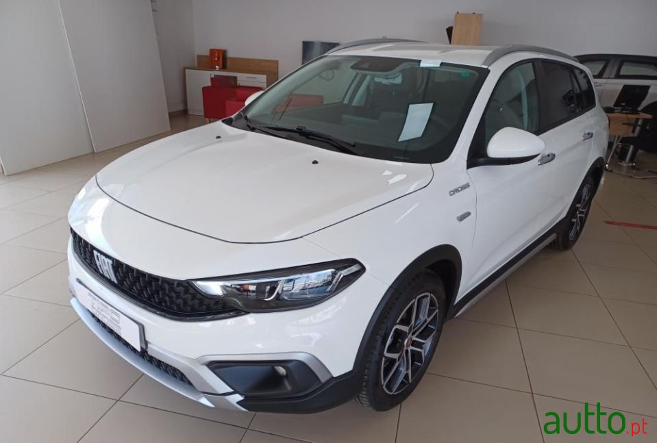 2022' Fiat Tipo Station Wagon photo #3