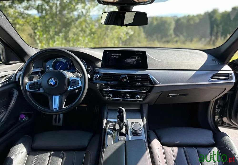 2019' BMW 530 photo #5