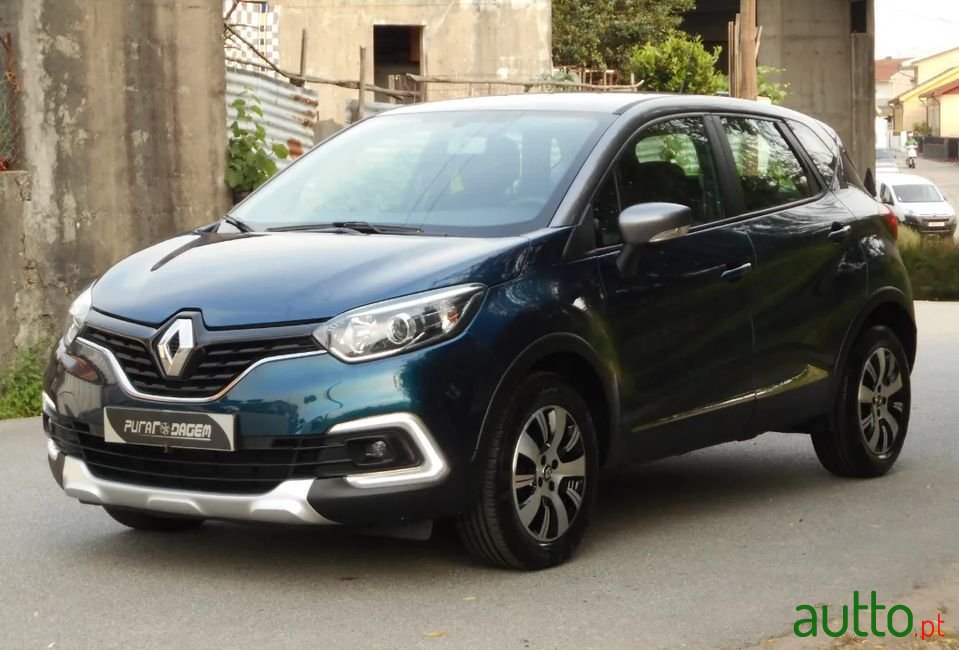 2019' Renault Captur photo #2