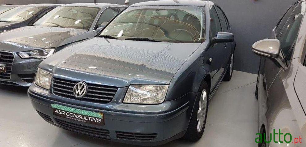 2002' Volkswagen Bora photo #2