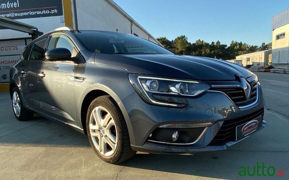 2016' Renault Megane Sport Tourer photo #3