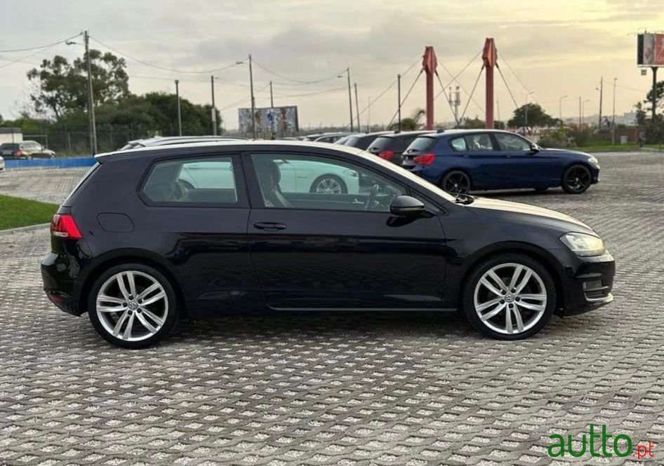 2012' Volkswagen Golf photo #4