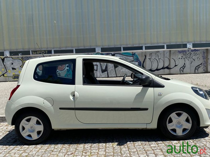 2011' Renault Twingo photo #4