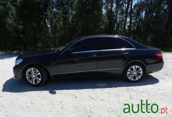 2015' Mercedes-Benz E-220 photo #2