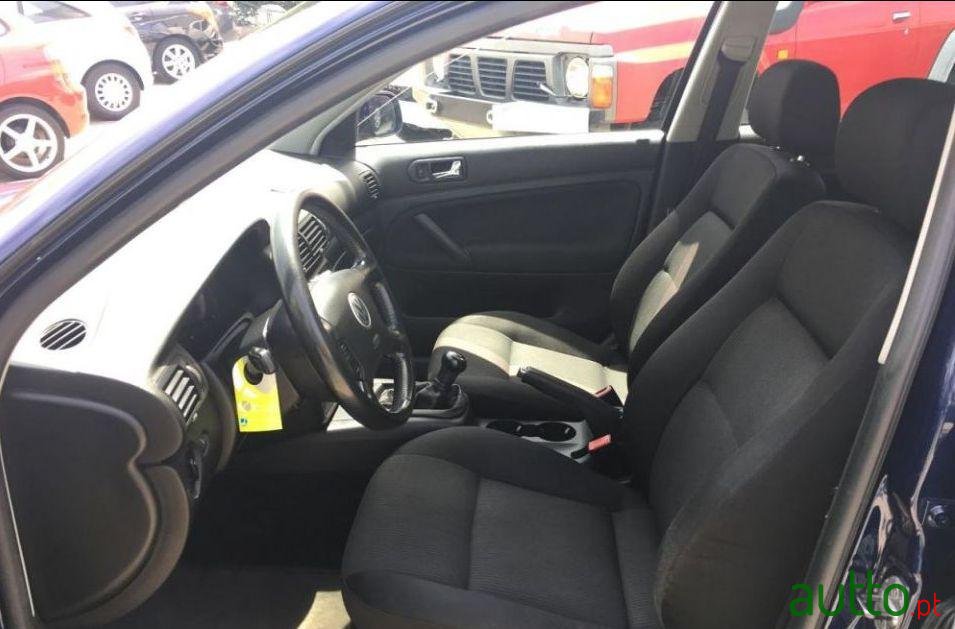 2003' Volkswagen Passat photo #3