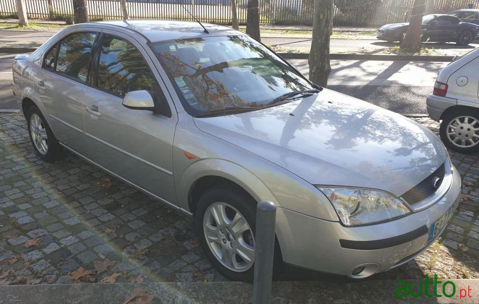2002' Ford Mondeo 1.8 Ghia photo #2