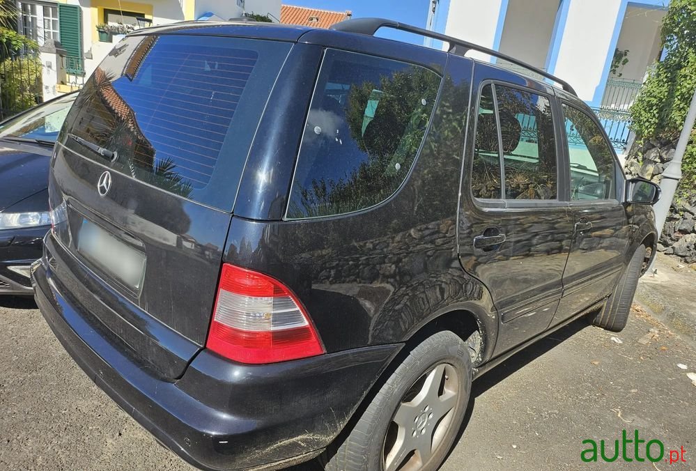 2001' Mercedes-Benz Classe M Standard photo #4