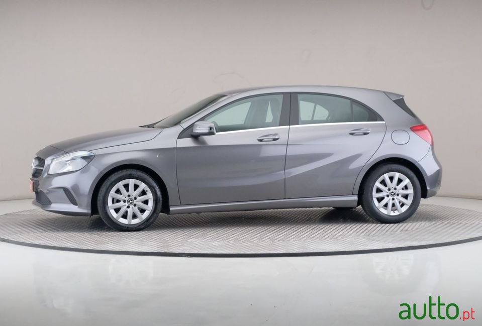 2017' Mercedes-Benz A-180 photo #4